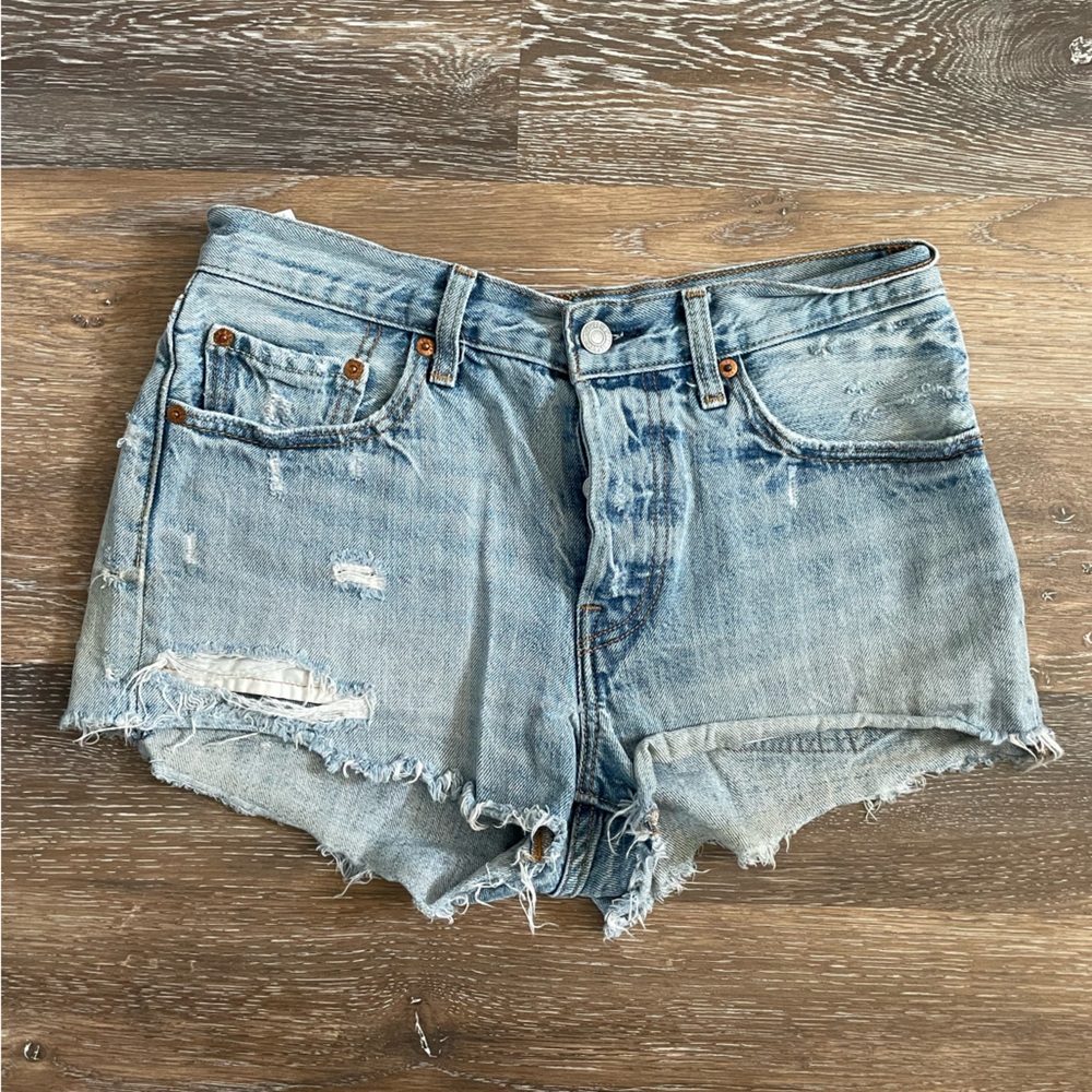 Levi’s 501 light denim shorts